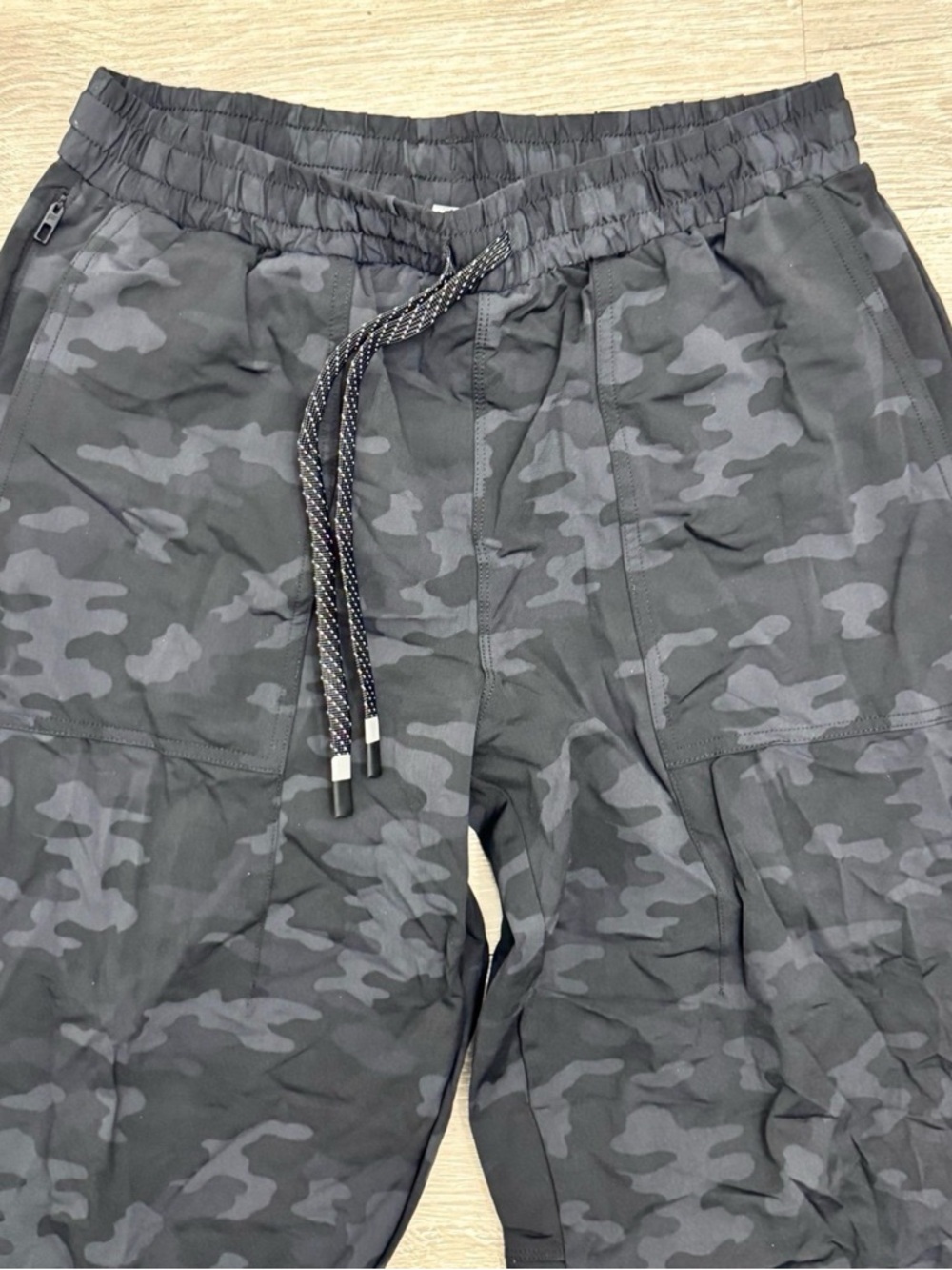 Fabletics The One Jogger XS Black Tonal Camo Zip Pocket - Picture 2 of 6
